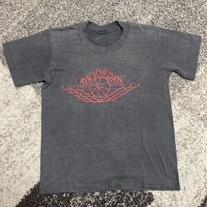 Vintage Nike Air Jordan Wings T-shirt 1985 OG Boys Small🦄